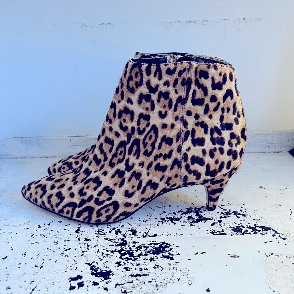 Sam Edelman leopard print booties size 6 NWOT